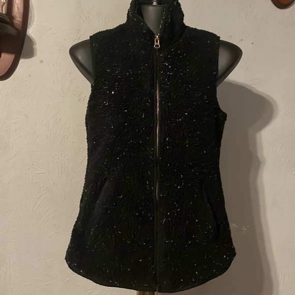 XS Old Navy black insulated sleeveless lined flared hem sweater vest jacket - Picture 2 of 14